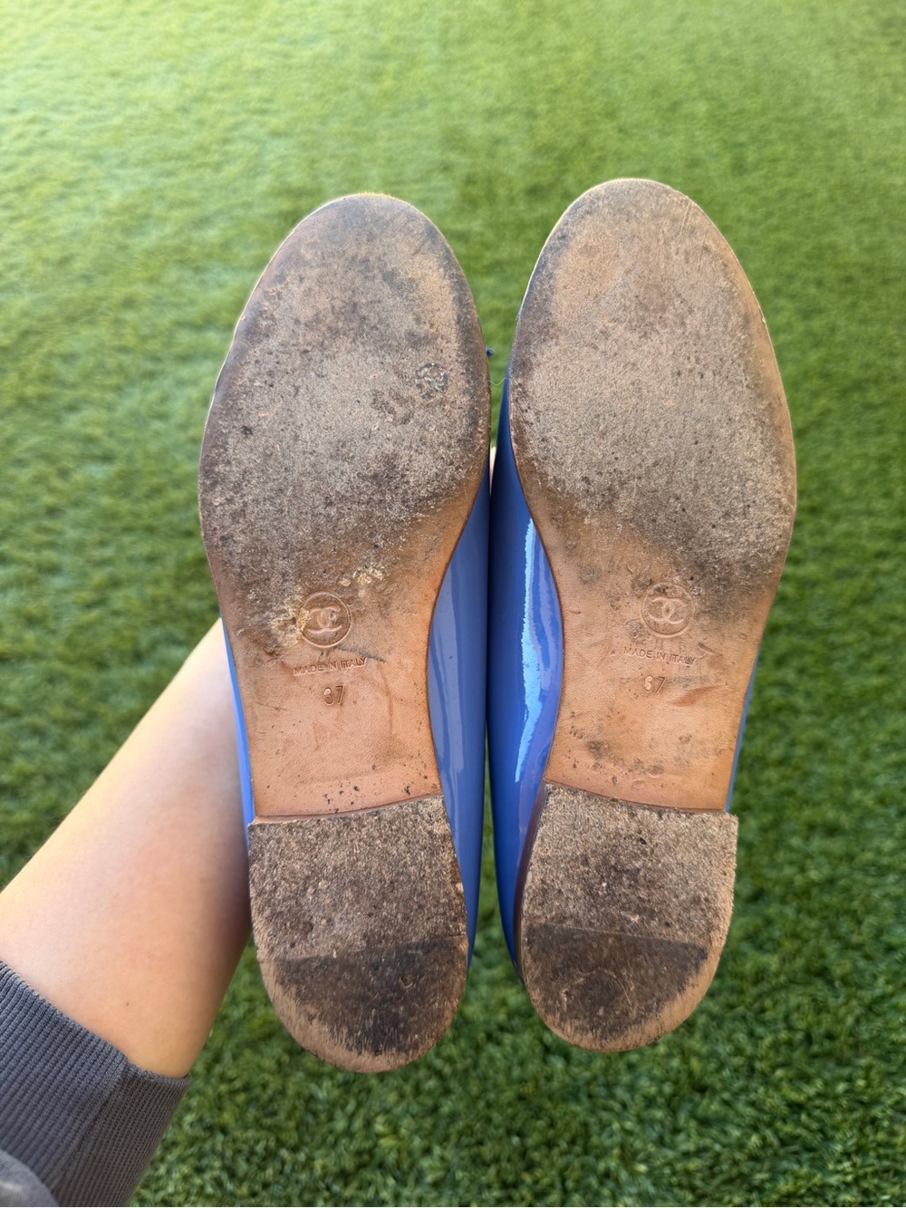 CHANEL Light Blue Patent Leather Bow Ballet Flats - Picture 2 of 2